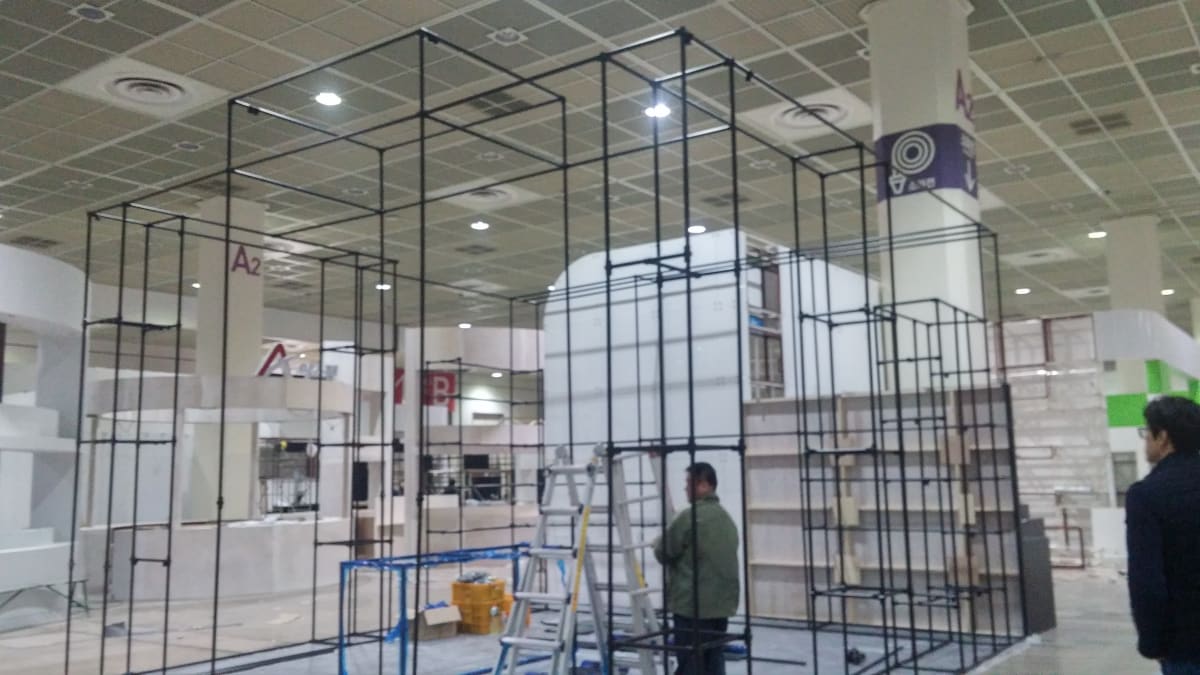 전시회 및 팝업스토어 부스: 빠르고 간편한 파이프 시스템