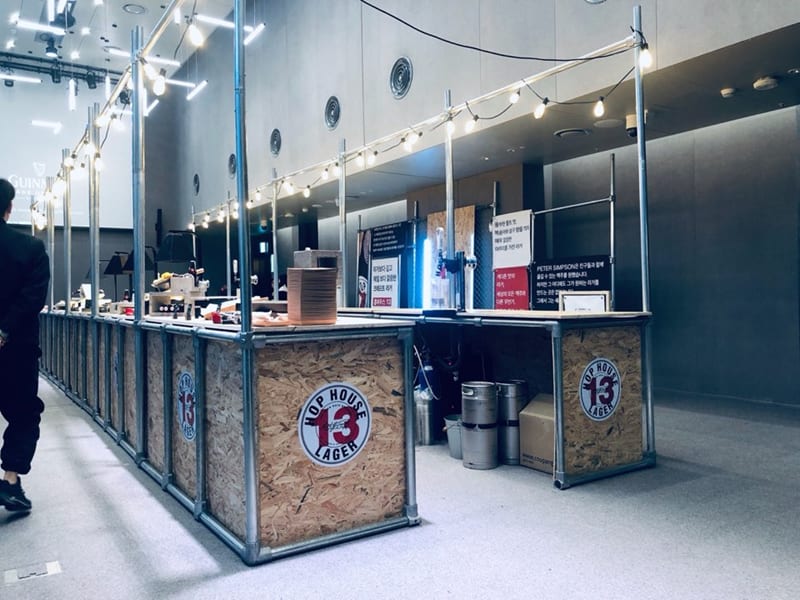 파이넥트 피팅으로 완성한 모던 전시구조물과 팝업스토어